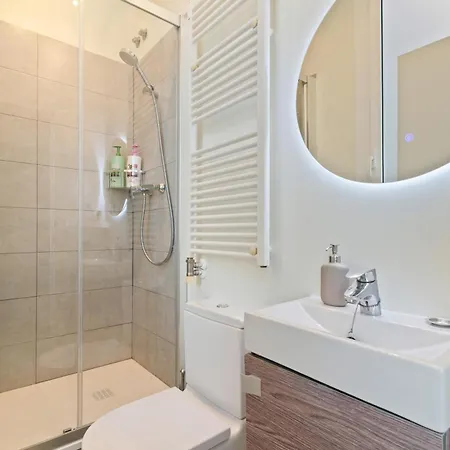 Sagrada Familia C&d Lovely Apartman *